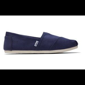NWT TOMS Navy Canvas Men's Classics Size 9.5
